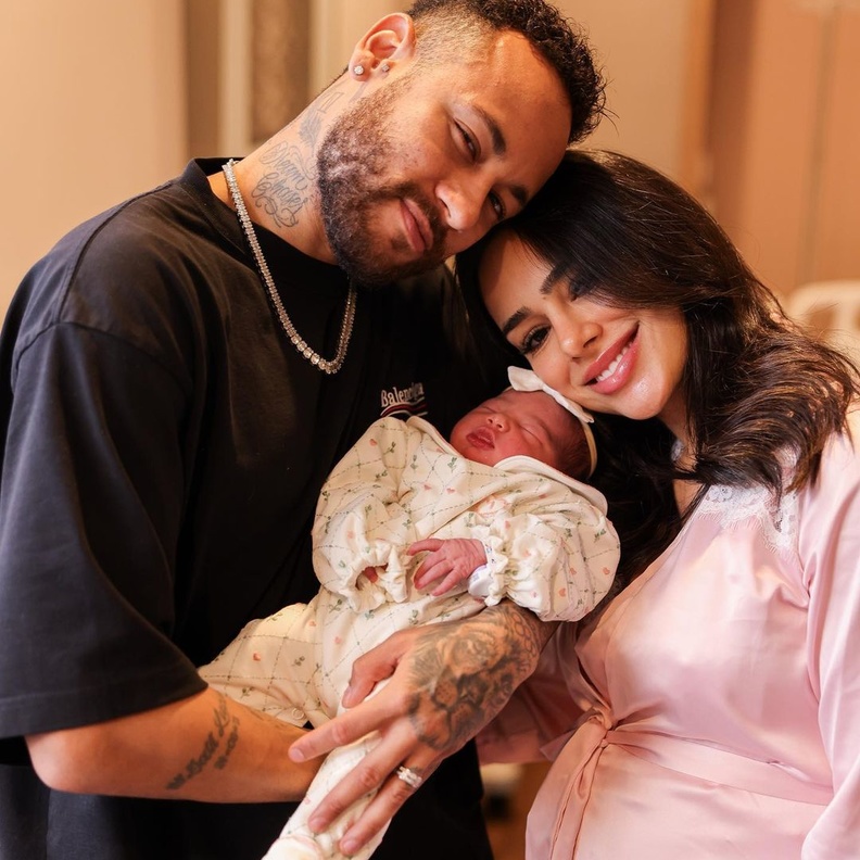 نيمار مع مولودته