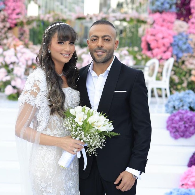 تامر عاشور وزوجته