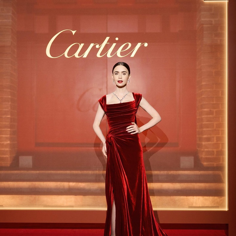 من أحدث النجمات والمشاهير في جميع أنحاء العالم اللواتي اخترن تصميمات إيلي صعب لمناسباتهن الهامة؟