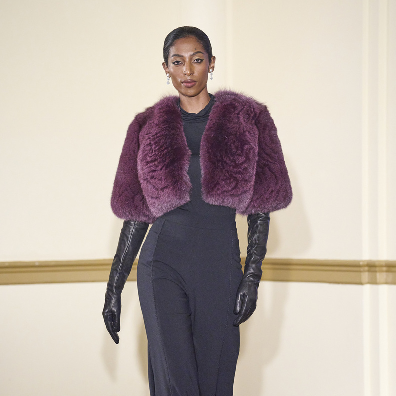 جاكيتات الفرو القصيرة لاطلالاتك اليومية