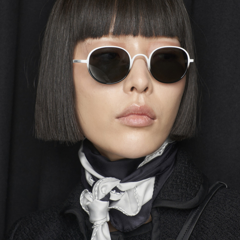 الصيف انتهى..حان وقت اختيار موديلات شالات وأوشحة لإطلالة دافئة!