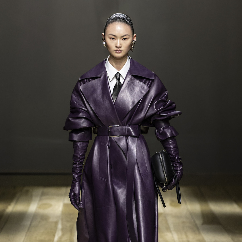 الطيّارون يقدمون للموضة أهم القطع وهي المعاطف الجلدية