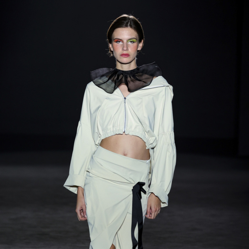 إطلالة من Menchen Tomas