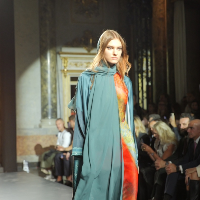 الأزياء السعودية تخطف الأضواء خلال عروض أسبوع ميلانو للموضة في تعاون مشترك بين معرض "وايت ميلانو" و100 براند سعودي