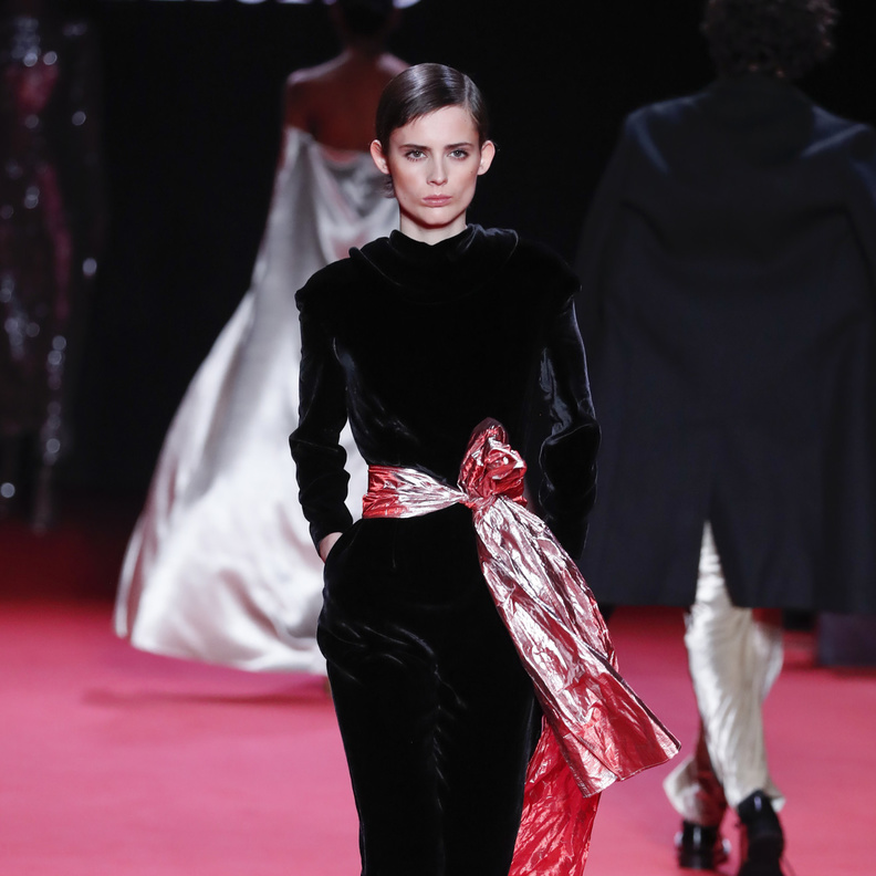 موضة الجمبسوت المخملي المميز والملفت