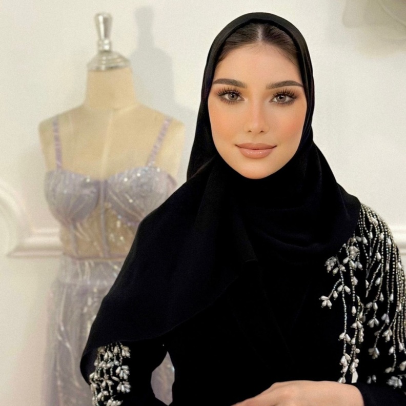 المصممة "رنيم عبارة" 