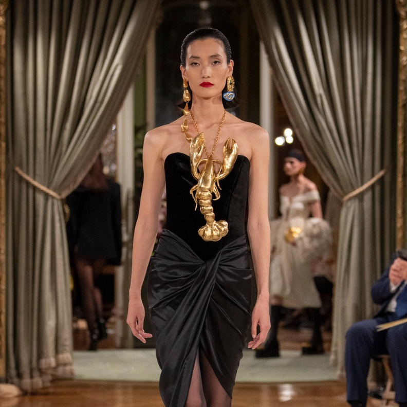 كركند "إلسا" يشق طريقه في مجموعات "دانييل روزبيري" في سكابريلي