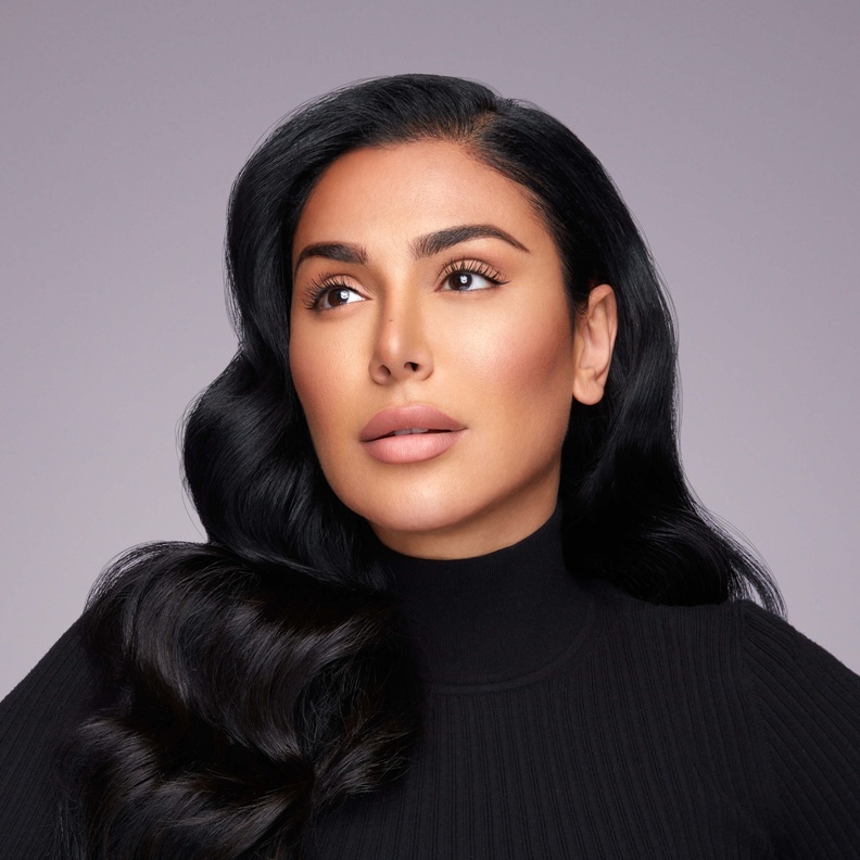 خبيرة التجميل هدى قطان تُسخر منصتها الإلكترونية للدفاع عن غزة