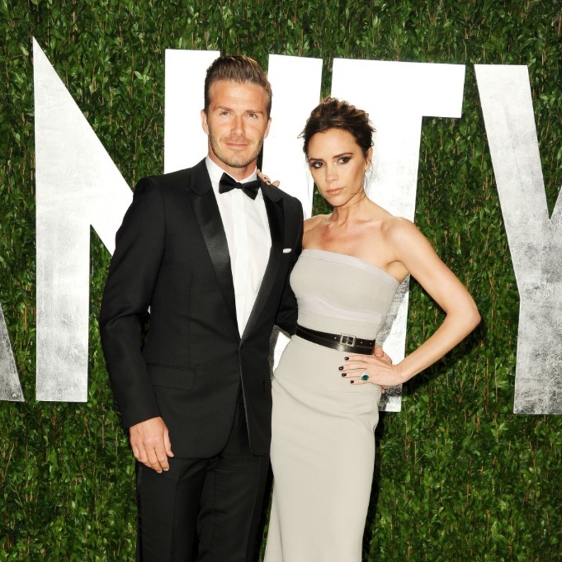 أصداء سلسلة "Beckham" مازالت مسيطرة وإطلالات ديفيد وفيكتوريا بيكهام معًا تلهم الثنائيات .. بالصور