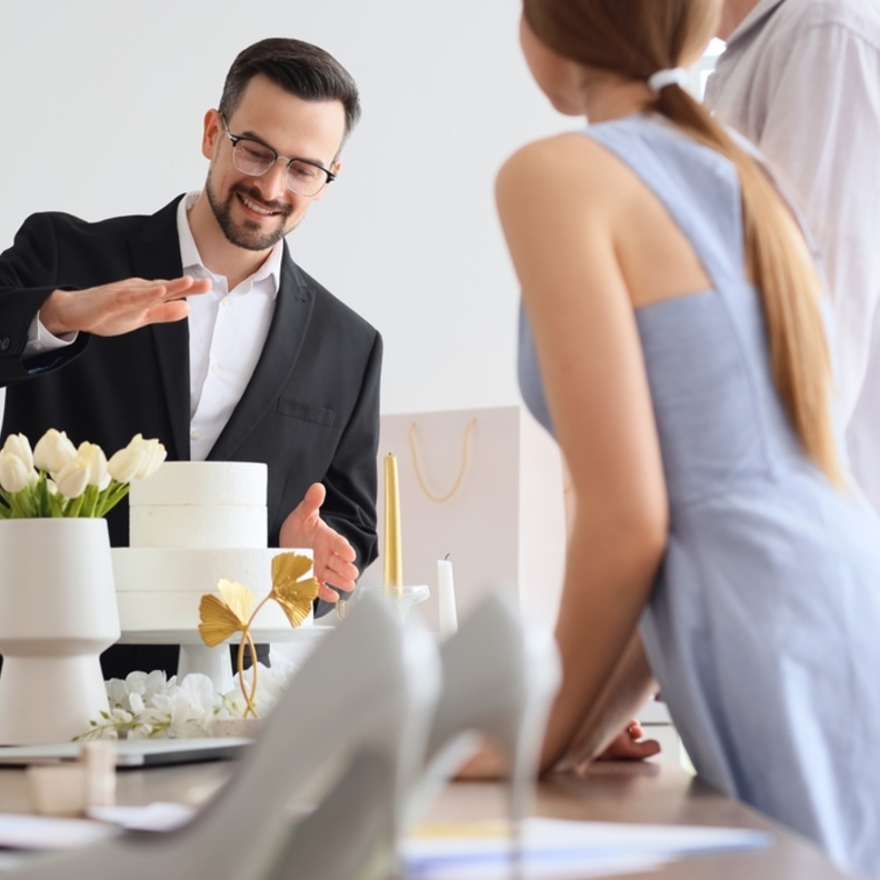 دليل كامل للتخطيط لزفافك من يوم الخطوبة حتى يومك الكبير