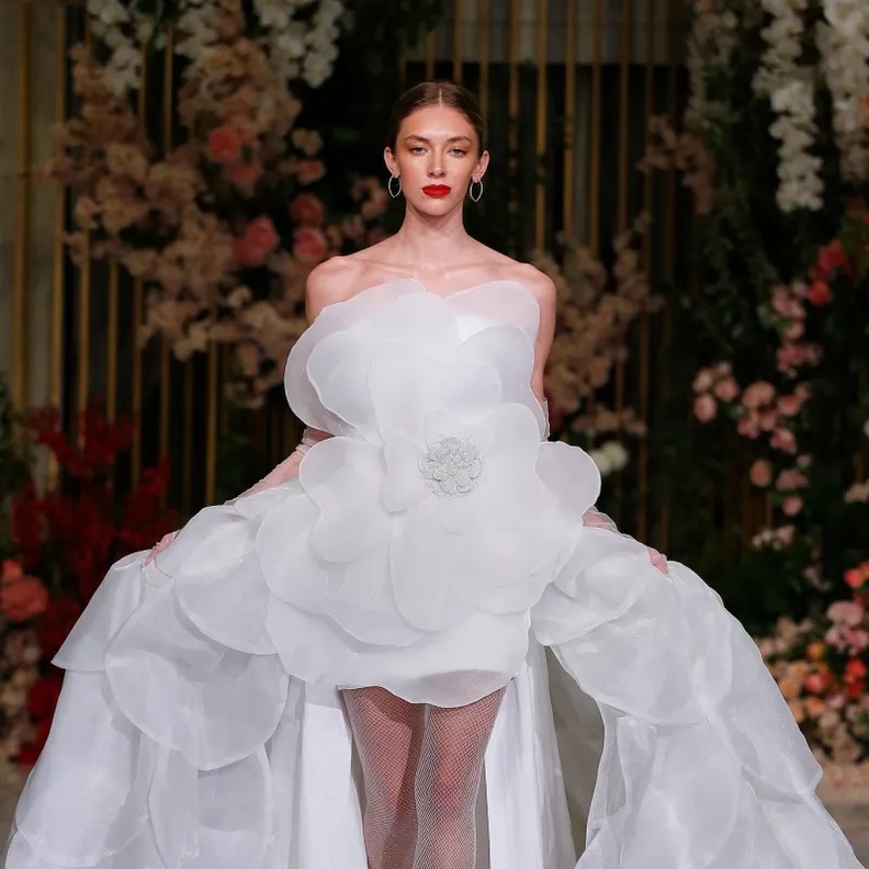 فساتين زفاف من أسبوع الموضة العرائسي في نيويورك@Esé Azénabor