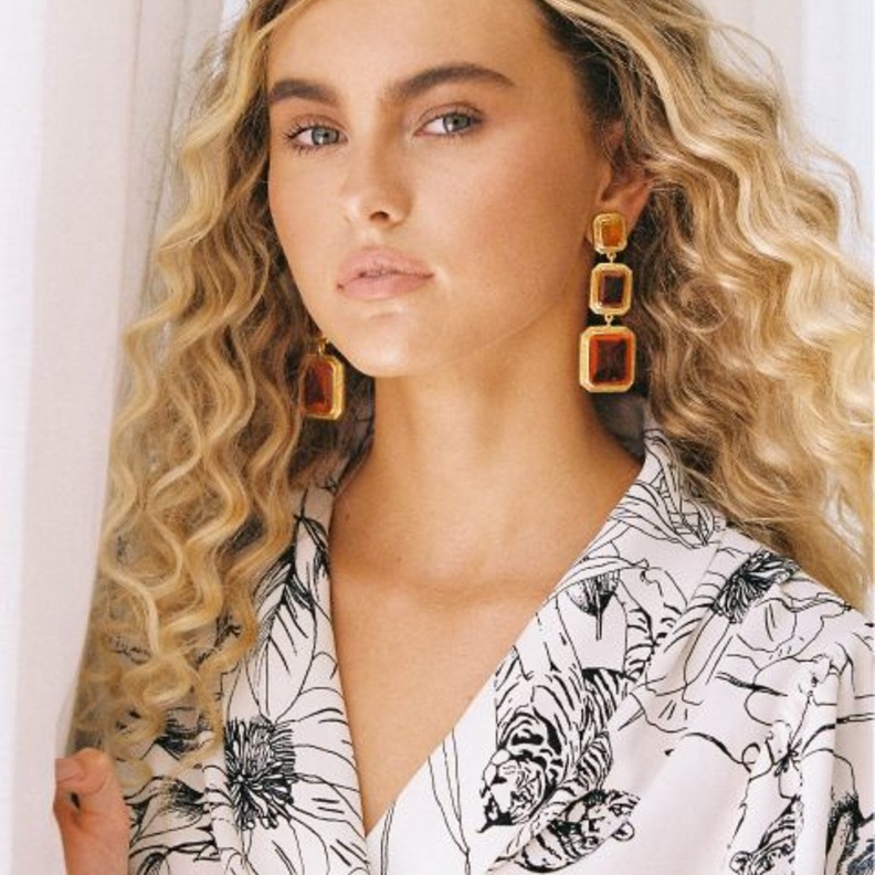 أقراط أذن مرصعة بالسترين من فالير Valére 