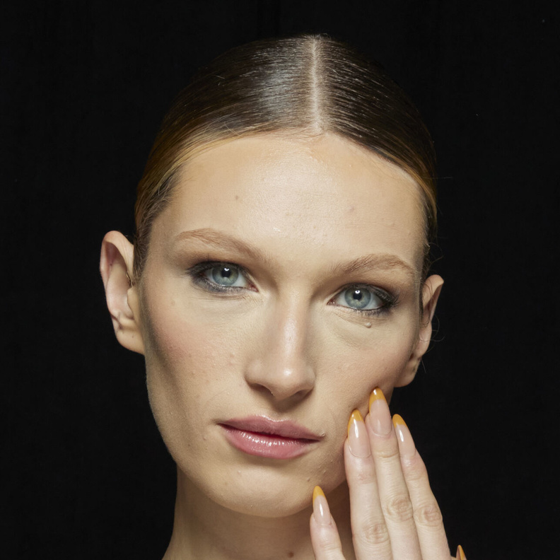 إتجاهات ألوان مناكير الفرانش الرائجة لأظافر جذابة