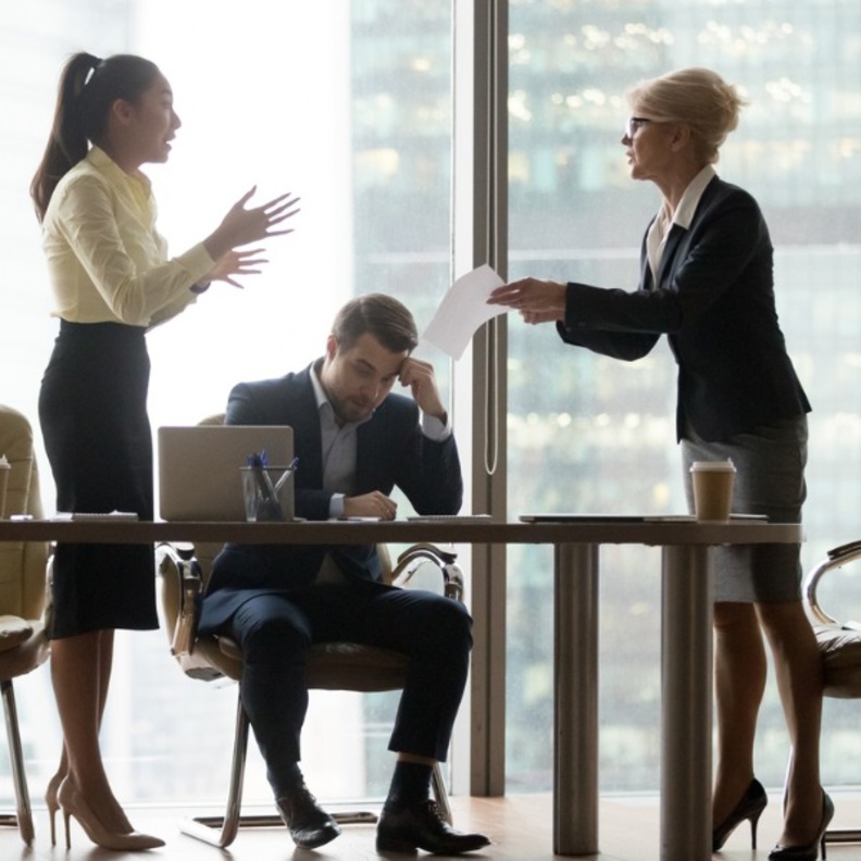 استراتيجيات ناجحة لحل النزاعات في بيئة العمل