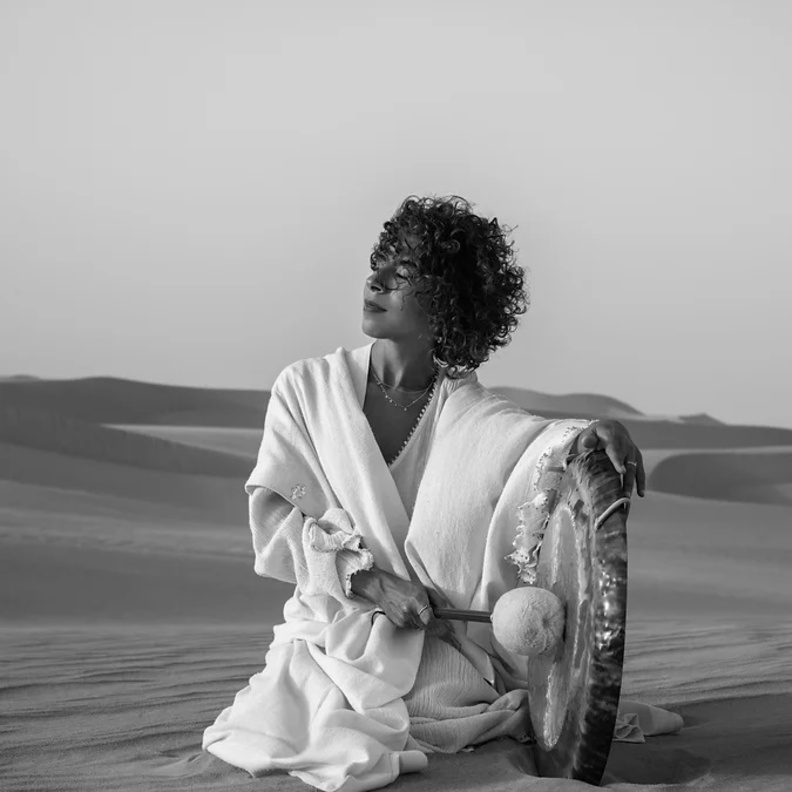 طبيعة العلا الساحرة تجذب مدربات اليوغا السعوديات.. أبرز 5 متخصصات مشاركات في مهرجان العلا للاستجمام والاسترخاء