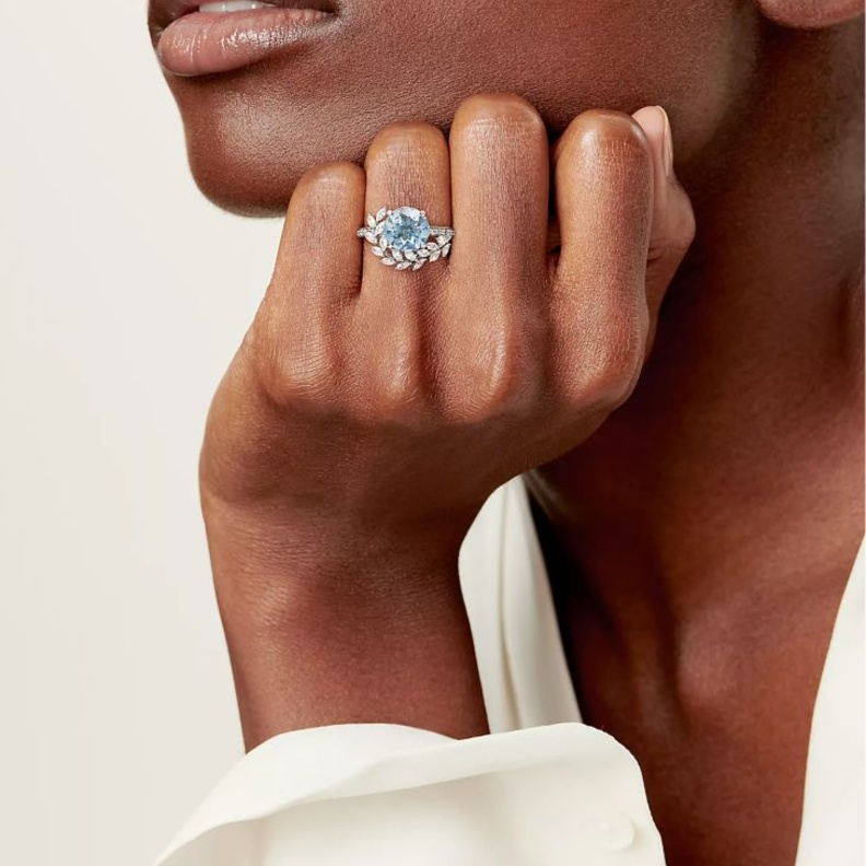 خاتم خطوبة مرصع بالألماس والأكوامارين من تيفاني أند كو Tiffany & Co.