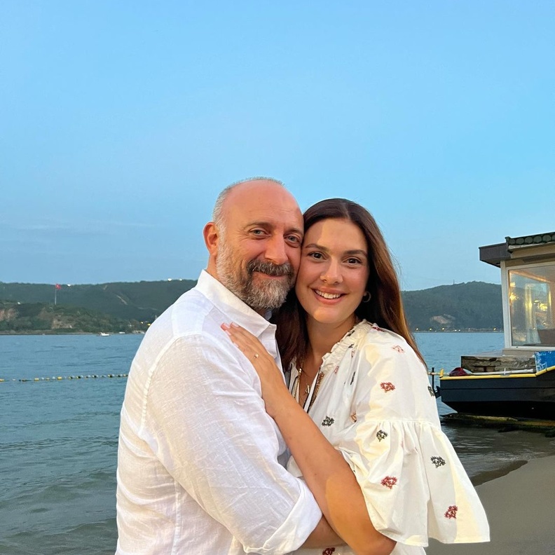 أجمل قصص الحب والزواج بين نجوم تركيا