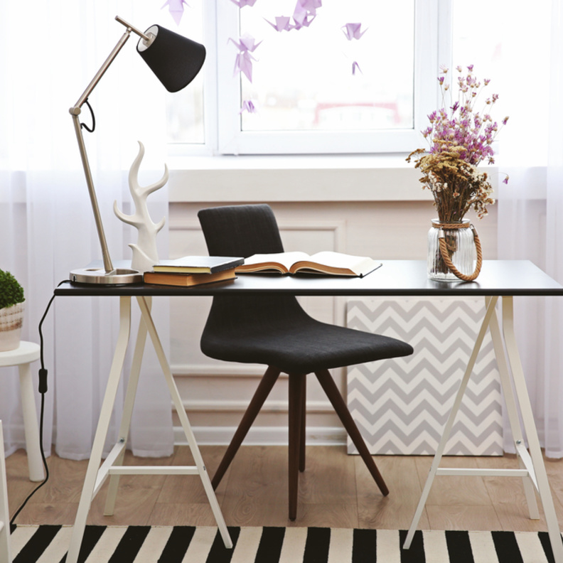 المكتب المنزلي والعمل عن بُعد: كيفية إنشاء بيئة محفزة للإنتاجية والراحة