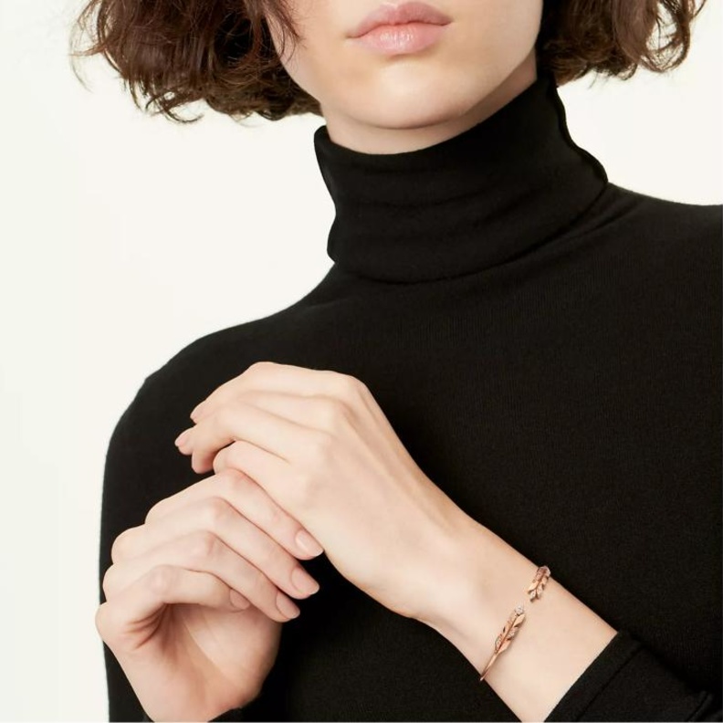 ما هي أفضل الطرق لتنسيق المجوهرات المرصعة بالألماس؟