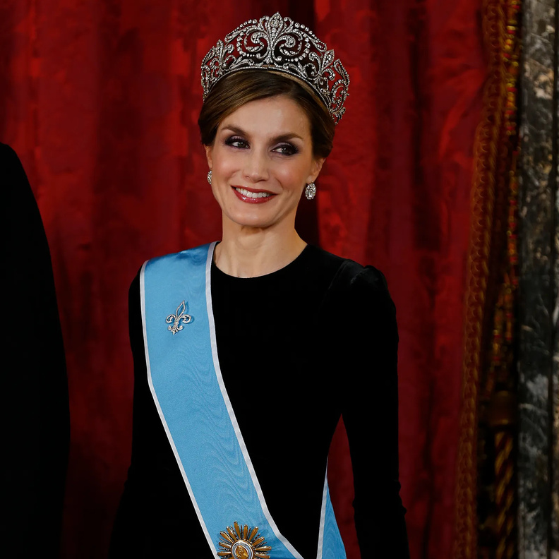 شاهدي مجموعة مجوهرات ملكية تتوارثها ملكات إسبانيا عبر الأجيال