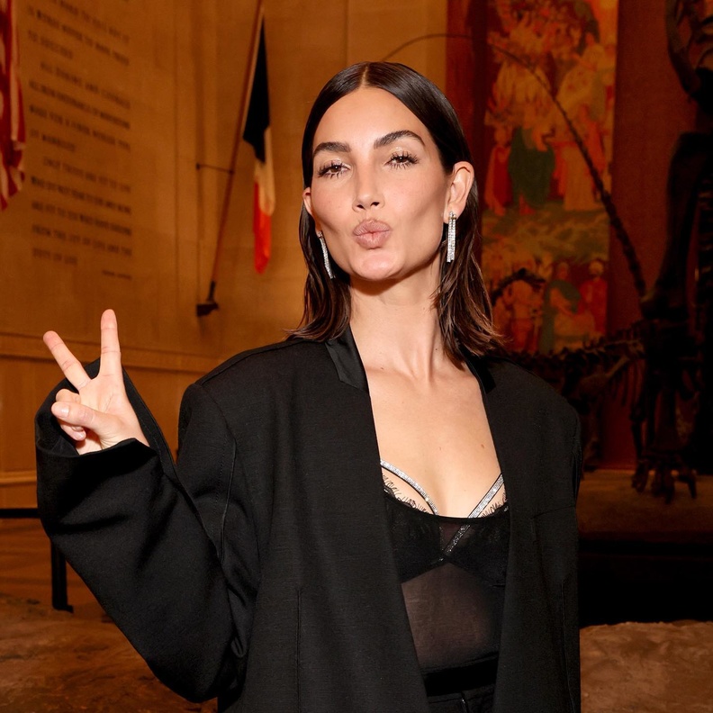 عارضة الأزياء الأمريكية LILY ALDRIDGE بمجوهرات تيفاني أند كو