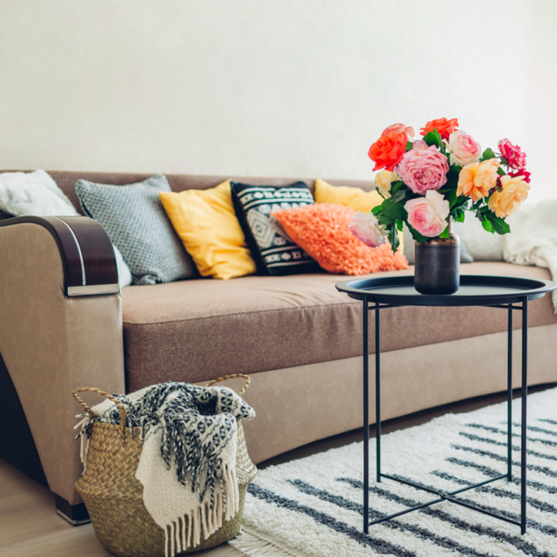 لإسعاد وراحة ضيوفك .. 7 نصائح لتصميم غرفة استقبال أكثر ترحيبًا وجاذبية