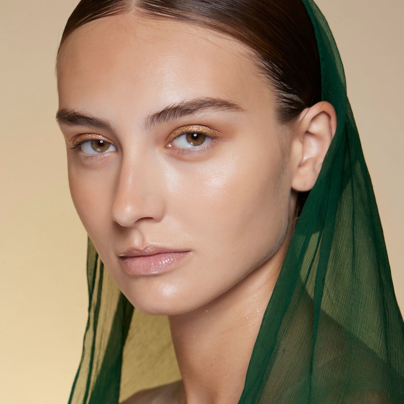 أفضل الأساليب الطبيعية لتنحيف وجهك وإبراز جمالك على الكاميرا