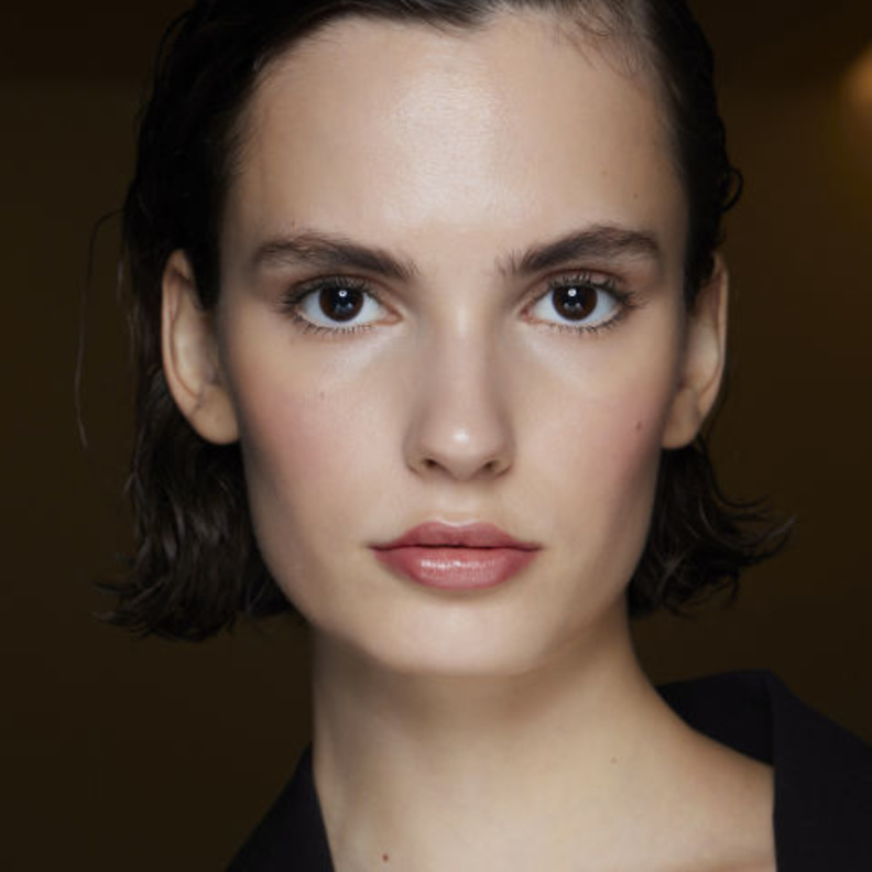 لا تفوتك أسرار العناية المستدامة بالبشرة لتعزيز جمالك دومًا