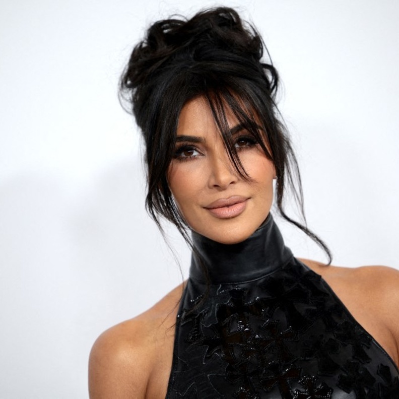 إطلالات جمالية للنجمات العالميات في حفل CFDA Fashion