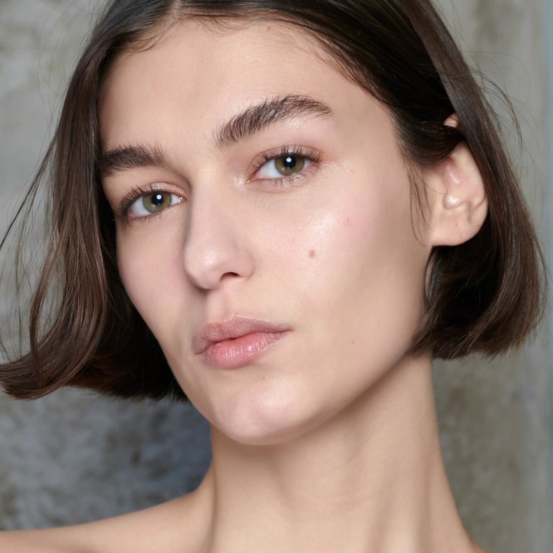 حيل بسيطة للعناية بالبشرة من دون الحاجة إلى منتجات التجميل