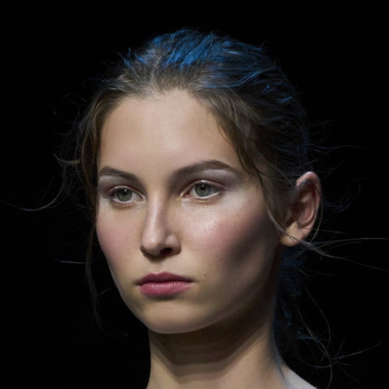 دليلك لأفضل اصدارات أحمر الخدود لخريف 2023 لملامح متوردة وشبابية