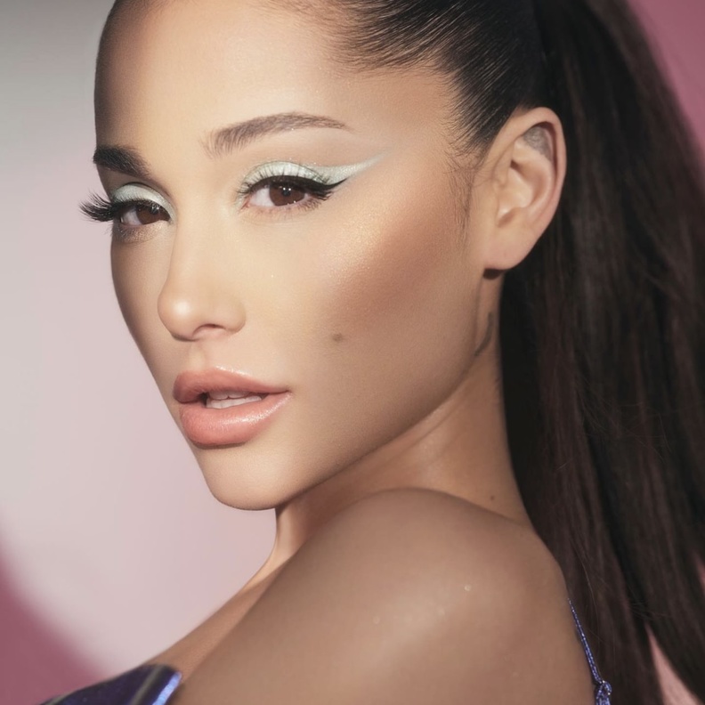 كيفية نحت الفك والذقن على طريقة الفنانة العالمية Ariana Grande