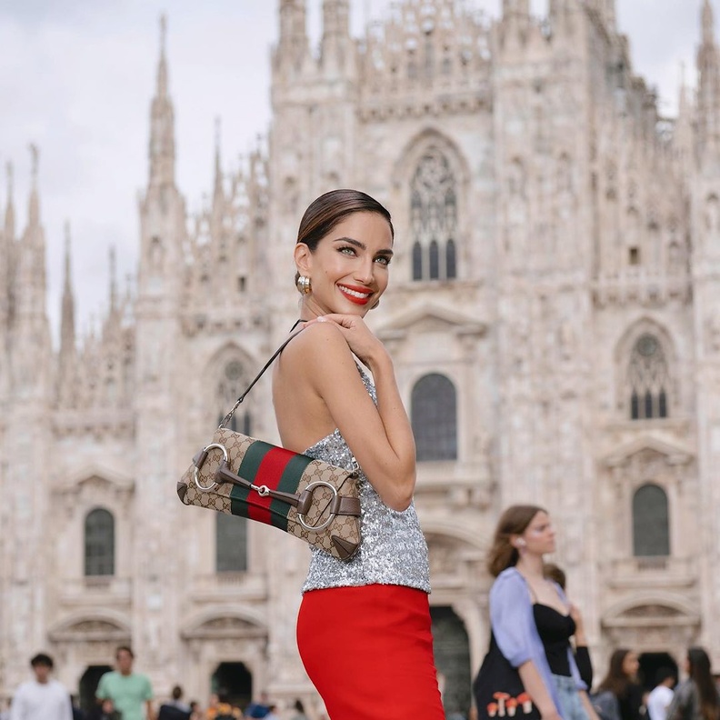 جيسيكا قهواتي بإطلالة لافتة من gucci