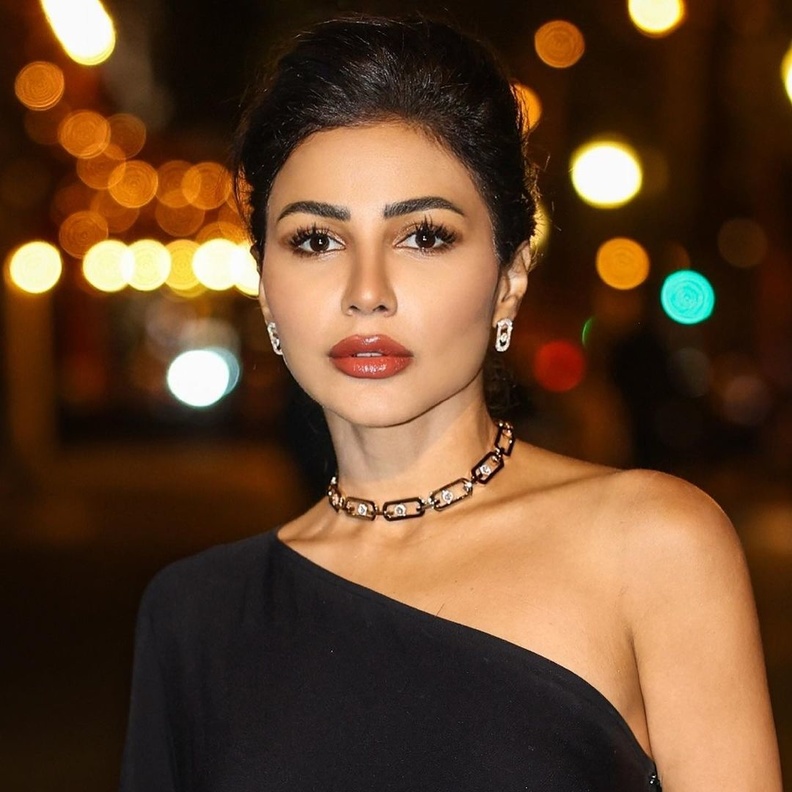 مهيرة عبد العزيز