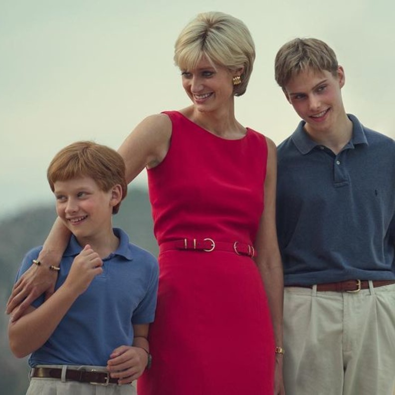 مسلسل The Crown يعيد ابتكار خزانة ملابس الأميرة ديانا مرّة جديدة