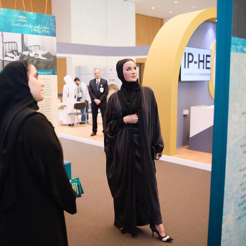 الشيخة موزة