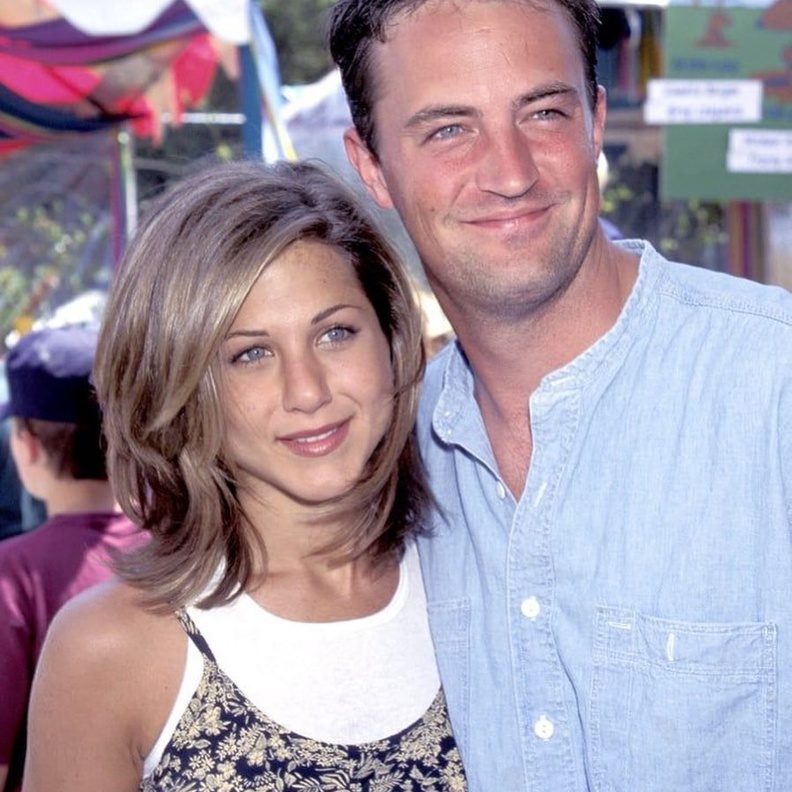 ماثيو بيري وجينيفر أنستون