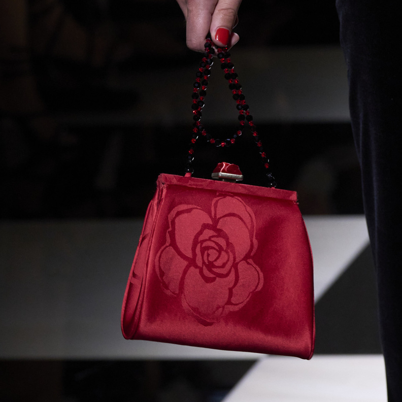 موضة الأكسسوارات الحمراء والخضراء إحتفالاً بعيد الإتحاد