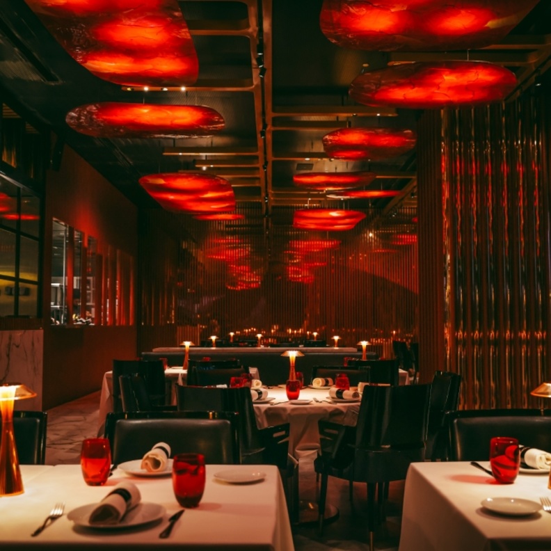 احتفلوا بموسم الأعياد وسط أرقى الأجواء في مطعم L'ATELIER Robuchon