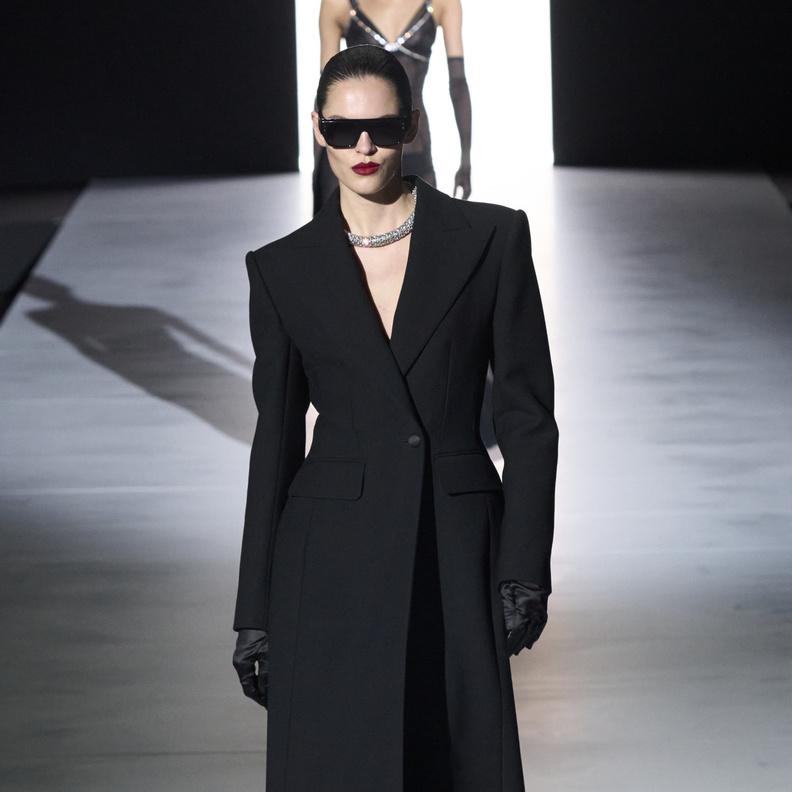 سيكولوجية الموضة: كيف تعززين ثقتك بنفسك وتبرزين قوتك عن طريق الأزياء؟