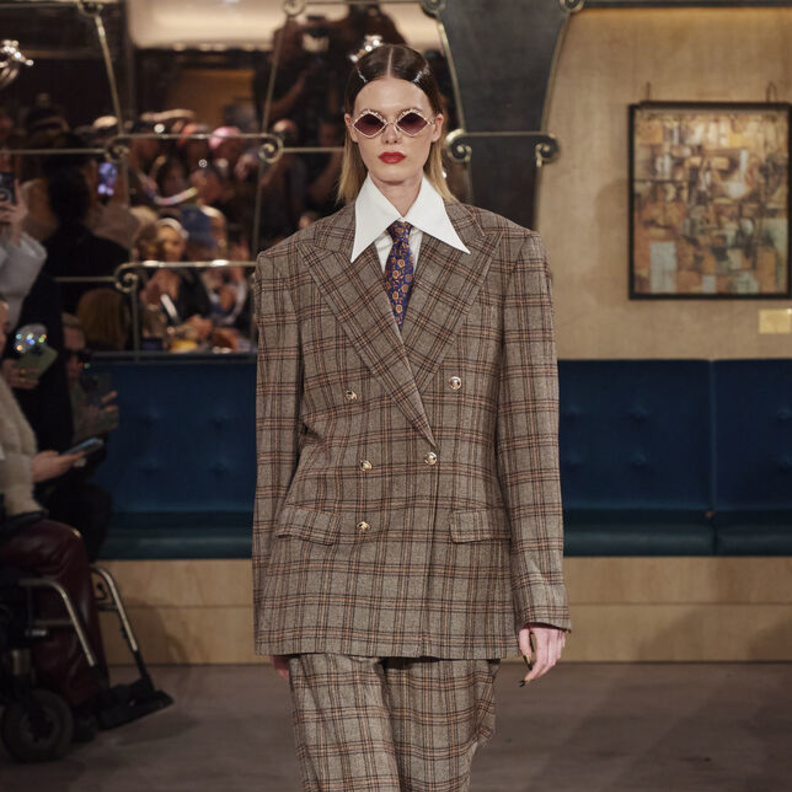 إطلالة من Helen Anthony