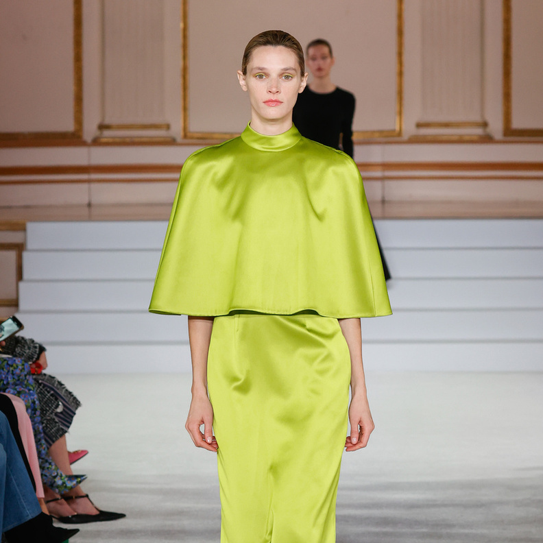 موضة الكاب بقصته القصيرة تخطّت التقاليد