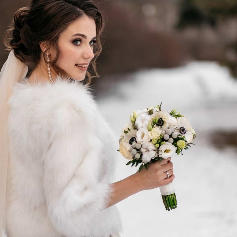 احصلي على زفاف أنيق ومثالي في الشتاء مع هذه الثيمات المميزة