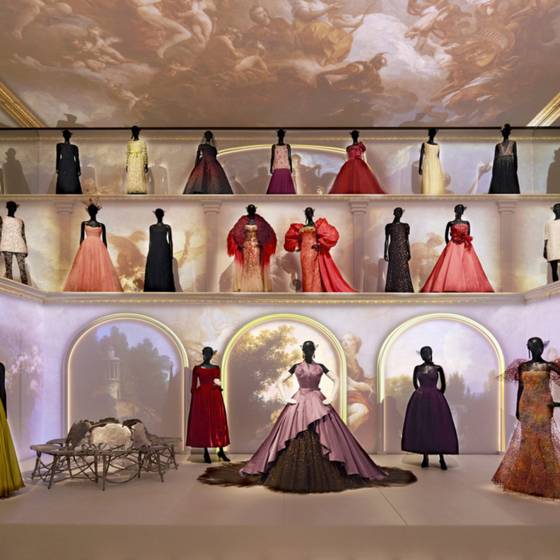 صورة من معرض Dior