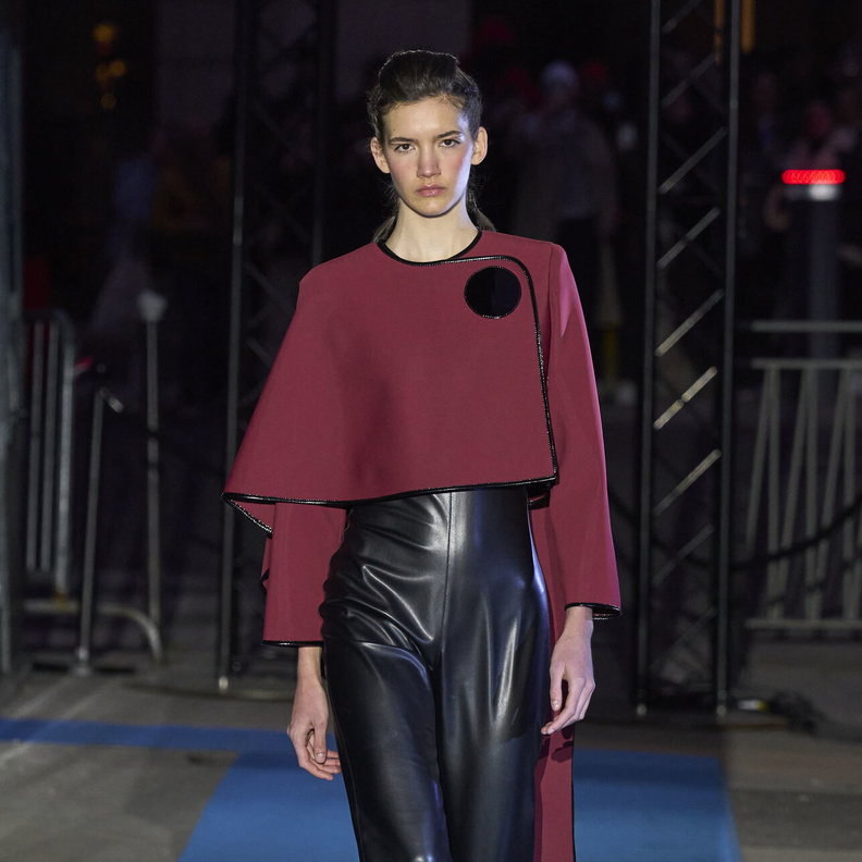 كيفية تنسيق الملابس للمناسبات الشتوية الخاصة