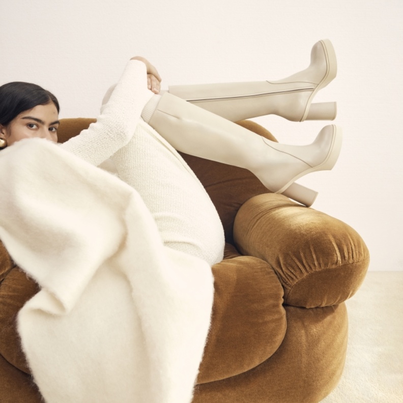 مجموعة سانتوني النسائية الجديدة لربيع وصيف 2024