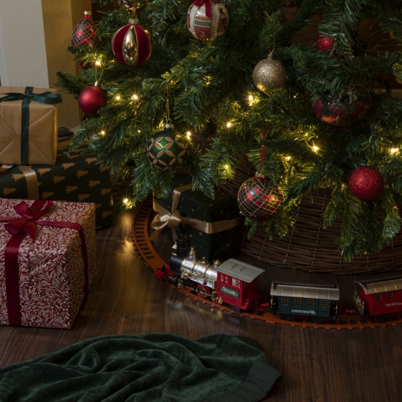 متجر الأعياد الحصري من ذ-ون يصل إلى مول الإمارات