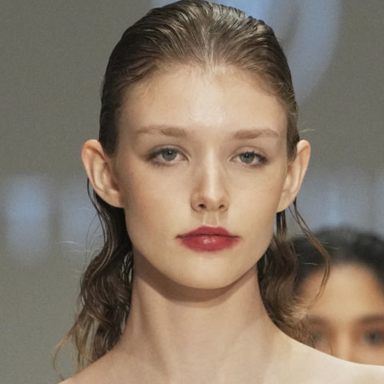 ماذا تعرفين عن عملية "تطهير البشرة" وكيف تتجنّبينها وتعالجينها