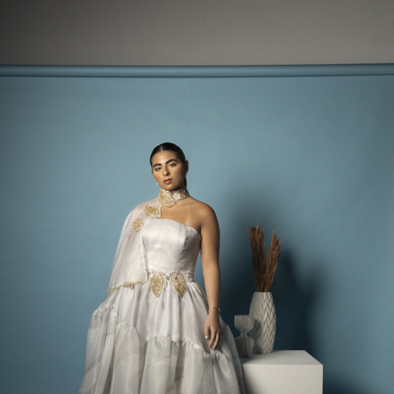 مصممة الأزياء الاء العبسي لـ"هي": الموضة السعودية تتكامل مع الخط العالمي وفي الوقت نفسه تتفرّد عنه بروح جديدة