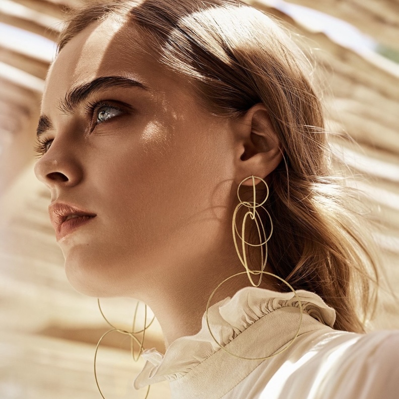 موديلات أقراط متدلية مناسبة لإطلالات نهاية الأسبوع